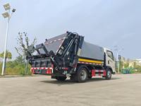 Camion benne arrière HOWO 4x2 pour le gestionnement des déchets domestiques urbains de grande envergure