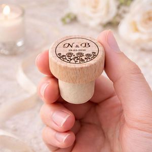 Bouchons de vin personnalisés, bouchons de vin en bois gravés avec un nom, souvenirs de mariage/fête/événement, cadeau pour les invités - Product Image 3