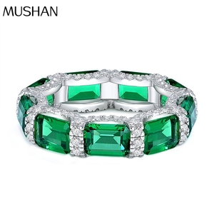 MuShan Jewelry Factory Nouvelle bague doublée d'émeraude S925 Bague en argent pur Conception de niche pour femme Bijoux en diamant à haute teneur en carbone - Product Image 1