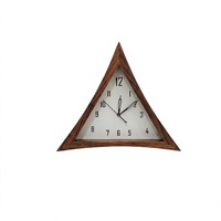 Jam Dinding Kayu Segitiga Bertenaga Baterai Kuarsa Analog Desain Jarum Senyap Art Deco Pernikahan Ruang Tamu Rumah Kantor