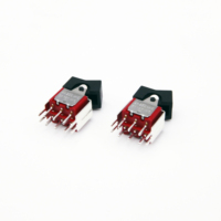 Interruptor Basculante U211J11Z3QE22 DPDT Inteligente para Automoción IP40 7000 Montaje en Panel de Encaje Rápido Material PA66 Máx. 250 Vca 1,5 mm