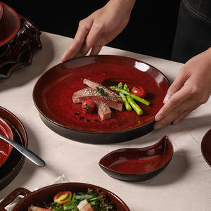 Grande Vente Vaisselle <span class=keywords><strong>de</strong></span> Luxe Nordique en Céramique Rouge Service <span class=keywords><strong>de</strong></span> Table en <span class=keywords><strong>Porcelaine</strong></span> Kits Céramique Cuite au Four Style Vintage pour <span class=keywords><strong>la</strong></span> Maison - Product Image 5