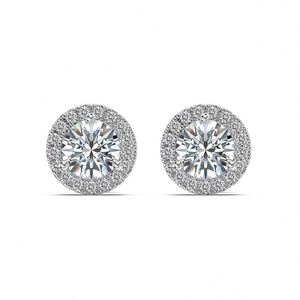 Boucles d'oreilles clous Dylam Classic Collection en argent sterling 925 avec pierre de moissanite ronde 5A CZ 0,5 ct D VVS1 pour femme - Product Image 1
