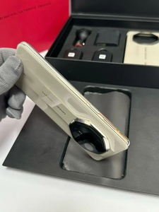 HW Mate 70 RS Ultimate Design - Corpo in Ceramica e Telaio in Titanio, Display LTPO OLED da 6.9'', 5700mAh, Satellitare, Versione Globale - Product Image 2