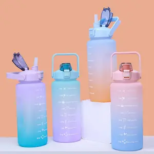 Botella de agua deportiva con pajita de plástico al por mayor botella de agua de plástico de gran capacidad para exterior PC vasos para beber de colores degradados