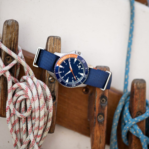 นาฬิกาข้อมือผู้ชาย OEM <span class=keywords><strong>100M</strong></span> แบบอัตโนมัติ ดีไซน์หรูหรา สลักโลโก้ได้ตามต้องการ คุณภาพสูง ตัวเรือนสแตนเลสกันน้ำ ระบบจักรกล - Product Image 6