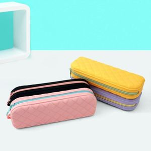 Caja de Silicona Personalizada, Ecológica, Ligera, de Capacidad Media, Resistente al Agua, con Diseño de Caramelos y Cierre de Cremallera - Product Image 1
