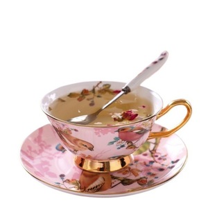 Juego de Taza y Platillo de Cerámica Creativa 2026, Estilo Europeo, Estilo Campestre, Color Caramelo Fresco, Borde Dorado, para Té de la Tarde - Product Image 5