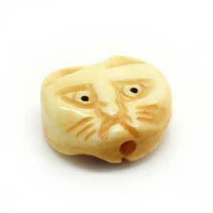 Prachtig met de hand gesneden ossenbeen kralen met diverse levendige dierenmotieven zoals vis, aap, kat en draak voor uniek juweelontwerp & -bewerking - Product Image 3