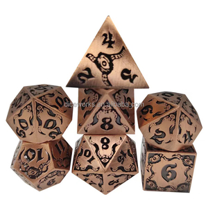 Giá rẻ Giá bán buôn Hợp kim kẽm đa diện <span class=keywords><strong>7</strong></span>-mảnh ma thuật đen kim loại Dice Set cho DND Tabletop chơi game & <span class=keywords><strong>RPG</strong></span> - Product Image 5