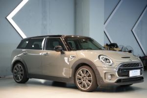 <span class=keywords><strong>MINI</strong></span> <span class=keywords><strong>Clubman</strong></span> Cooper S 1.5T Edición Artista 2019, Importado, Sedán de 6 <span class=keywords><strong>Puertas</strong></span>, B38 <span class=keywords><strong>3</strong></span> Cilindros, 136 CV, 6AT, Tracción Delantera, Techo Panorámico, Neumáticos Run-flat de 18 Pulgadas - Product Image 3