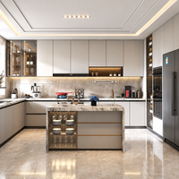 Meubles de cuisine modernes de luxe sur mesure en bois massif écologique avec vitrine à vin intégrée, îlot de rangement et ensemble d'armoires