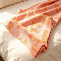 Couverture de sieste pour canapé, style nordique, très populaire sur les réseaux sociaux, qualité avion de première classe, ultra-douce, infroissable, en fibre acrylique épaissie, toutes saisons