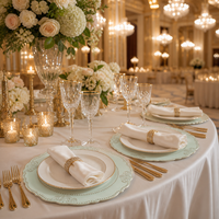 Assiettes de présentation vert sauge de 13 pouces en gros, sous-assiettes en plastique PP à motif floral gaufré vintage pour la décoration de mariages, banquets et fêtes (vente en gros)