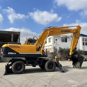 Excavatrice d'occasion efficace et économique 210W-9 modèle 2022 de fonctionnement lisse avec 760 heures pour Hyundai - Product Image 2