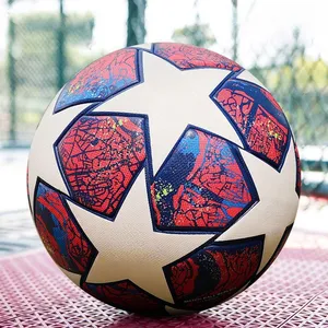 Resmi boyut 5 fabrika futbol topu deri malzeme özel termal gümrüklü futbol topu