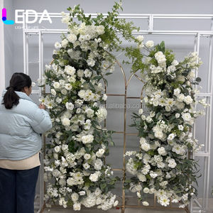 Arco de Flores Blancas Personalizado LEDA para Decoración de Bodas, Flores para Puerta de Boda, Decoración de Entrada con Hilera de Flores - Product Image 1