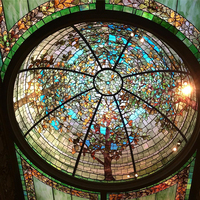 Plafond de dôme de vitrail dans la galerie d'art dôme de plafond d'éclairage de vitrail de soudure de mosaïque faite à la main pour la décoration intérieure