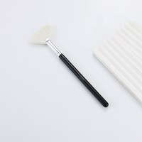 Pinceau éventail pour masque facial à l'acide, avec logo personnalisé, pour salon de beauté et spa, manche en bois, poils synthétiques, pour l'application de maquillage