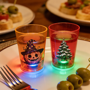 כוסות סיפי מפלסטיק עם תאורת לד לחג ליל כל הקדושים, לחג המולד, לראש השנה הסיני, למסיבות, למתנות, למשקאות - Product Image 4