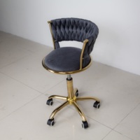 Chaise de salon de coiffure et de manucure moderne et réglable - Revêtement en velours, base en acier inoxydable, design ergonomique pour salons de beauté et usage domestique