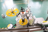 Machine d'étiquetage de bouteilles en plastique avec servomoteur électrique PLC