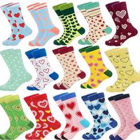 Chaussettes fantaisie amusantes, originales et cool en coton jacquard à motifs cœurs pour femmes – Vente en gros