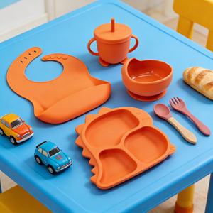 Ensemble de bols et cuillères à ventouse puissante, écologiques, non toxiques, de qualité alimentaire, bavoir d'alimentation, bol et assiette en silicone pour bébé avec tasse - Product Image 2