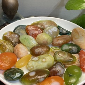 Vente en gros de pierres de palmier Gobi Dzi en agate œil du ciel du Tibet, naturelles, de haute qualité, couleurs mélangées, polies, brutes, pour la lithothérapie - Product Image 4
