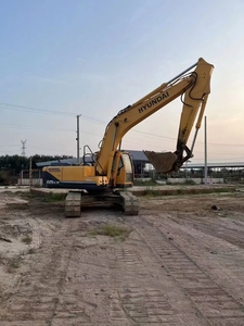 Excavatrice sur chenilles 22,5 tonnes Hyundai 225 d'occasion en stock, engrenages et pompe inclus, testée et inspectée - Product Image 3