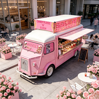 Maßgefertigter Rosa Retro-Verkaufswagen mit Frischobst-Törtchenständer, Erdbeer-Milchshake-Theke für Blumengarten