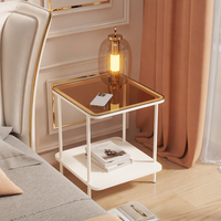 Table d'appoint multifonctionnelle simple et élégante pour appartement, table d'appoint de canapé, cadre en métal, étagère en verre carrée, petite table moderne
