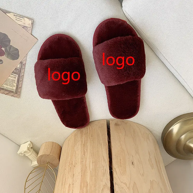 Tongs en peluche de designer avec logo personnalisé pantoufles en fausse fourrure chaussures fabriquées en Chine vente en gros de pantoufles en fourrure douce pour femmes maison