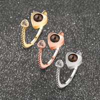 Bague de projection photo cachée « Je t'aime » en 100 langues, double cœur entrecroisé, ouverte, dorée, réglable, cadeau pour elle