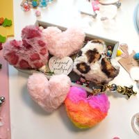 Nouveau porte-clés créatif en forme de cœur avec pompon, perles colorées, boule de fourrure moelleuse, accessoires imprimés léopard en vrac