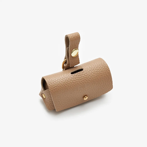 Dispensador de Bolsas para Excremento de Mascotas de Cuero Genuino - Dispensador de Bolsas Reutilizables para Desechos de Perros con Clip - Product Image 2