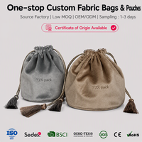 Pochette à bijoux en velours avec cordon de serrage et pompon, sac de rangement doux personnalisé avec logo pour collier, boucles d'oreilles, bracelet, emballage cadeau