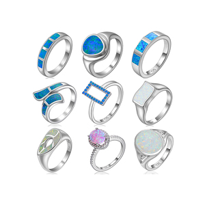 Trang trí công phu 925 Sterling bạc Opal nhẫn: Celtic knotwork chi tiết & cabochon-cắt opals, thủ công cho gia truyền chất lượng nghệ thuật - Product Image 1