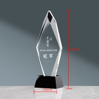 Trophée de monument de trophée de pilier de cristal clair de conception simple avec le logo de gravure au laser de Base de cristal noir personnalisé