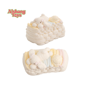 Venta Directa de Fábrica: Juguete Antiestrés de Silicona de Grado Alimenticio con Forma de Pastel de Cremosa de Cordero, de Rebote Lento, con Logotipo Personalizado, para Niños de 5 a 7 Años - Product Image 3