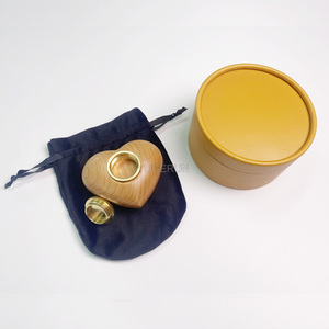 Urna de corazón de madera de cerezo de estilo europeo moderno, Mini recuerdo de madera elegante para cenizas humanas, suministros funerarios, recuerdos preciados - Product Image 4