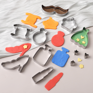 Juego de Cortadores de Galletas de Acero Inoxidable 430 de Grado Alimenticio, Moldes para Hornear Fondant con Formas de Vestido de Moda, Tacón Alto, Labios y <span class=keywords><strong>Castillo</strong></span>, Herramientas para Regalos - Product Image 3