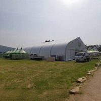 Structure en aluminium 20x40m avec couverture en PVC en forme de pêche pour terrain de padel extérieur