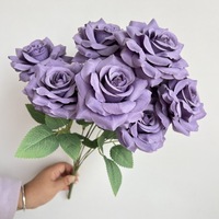 Fleurs Artificielles 7cm Tête Velours Rose Décoration de Mariage Fleur de Soie Cadeaux pour la Fête des Mères Rose Artificielle