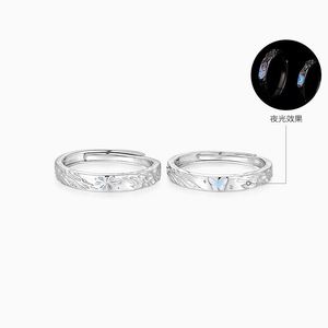 Anillo de Pareja de Mariposas Luminosas Plateadas para el Día de San Valentín, Anillo Abierto Ajustable que Brilla en la Oscuridad para Hombre y Mujer - Product Image 1