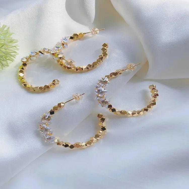 Mode unregelmäßige Zirkon und Gold Perlen Messing Ohrringe Trendy vergoldete Kupfer Ohrringe Schmuck für Frauen Mädchen