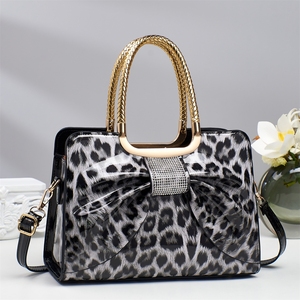 2025 Vente en Gros Nouvelle Mode <span class=keywords><strong>Sac</strong></span> à Main en <span class=keywords><strong>Cuir</strong></span> PU pour Femmes <span class=keywords><strong>Sac</strong></span> à Bandoulière de Luxe Sacs Fourre-Tout pour Dames - Product Image 2