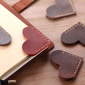 Marcapáginas de Cuero Genuino Vintage con Forma de Corazón, Resistente al Agua, Impreso con Letterpress, Accesorios de Lectura - Product Image 1