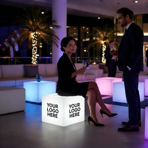 Cubos LED Luminosos, Asientos con Logotipo Personalizado, Cubo LED RGB Recargable, Lámpara de Pie LED para Decoración de Bares y Eventos - Product Image 1
