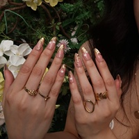 Offre Spéciale – Ongles Acryliques à Presser Luxe Rose Dégradé Or, Motif Tulipe Blanche 3D et Branche Feuille d'Or, Forme Amande – Vente en Gros Personnalisable